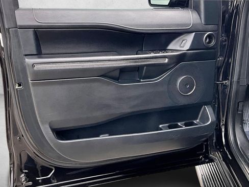 Used 2021 Ford Expedition Max XLT image 17