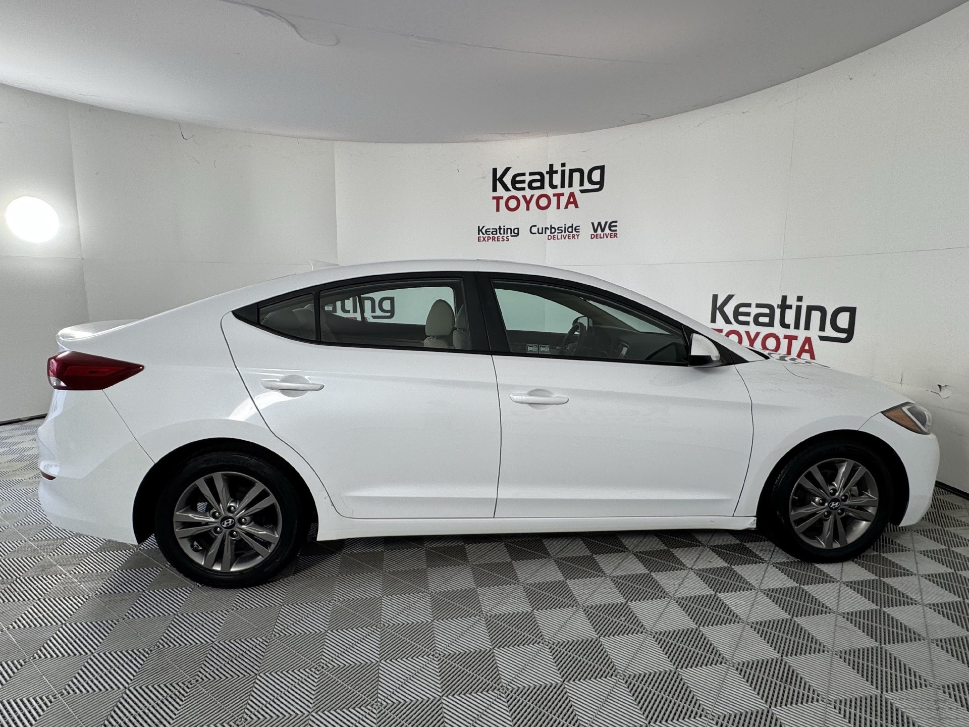 Used 2017 Hyundai Elantra SE FWD image 4