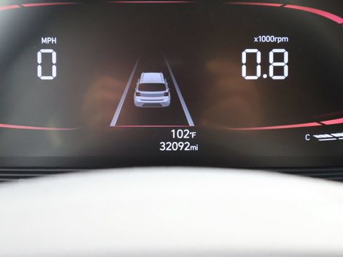 Used 2025 Hyundai Venue SEL FWD image 29