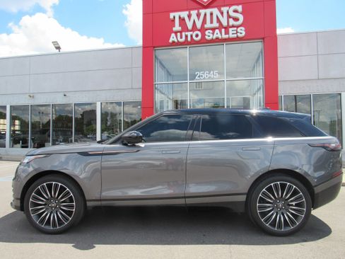 Used 2018 Land Rover Range Rover Velar AWD/4WD image 2