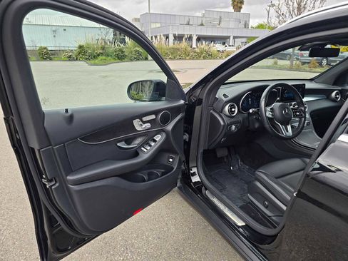 Used 2020 Mercedes-Benz GLC 300 image 21