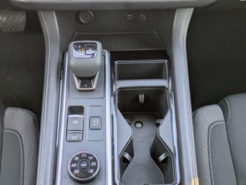 Used 2025 Nissan Pathfinder SV AWD/4WD image 19