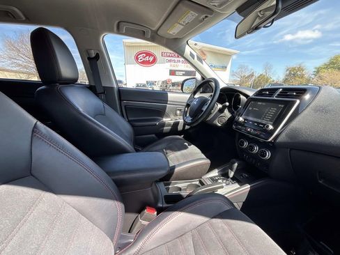 Used 2024 Mitsubishi Outlander Sport SE image 17