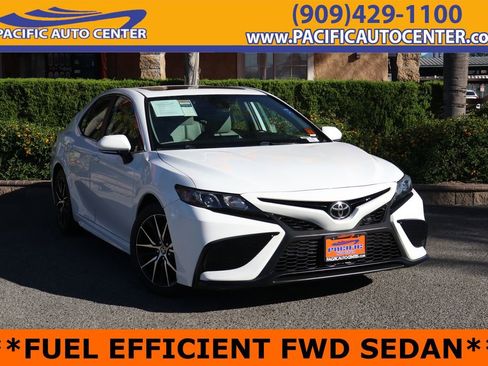 Used 2021 Toyota Camry SE w/ Convenience Package image 1