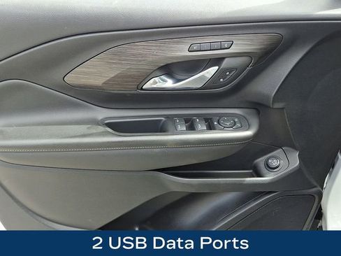 Used 2023 GMC Terrain SLT image 21