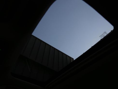 Used 2025 Nissan Sentra SR w/ SR Premium Package image 17