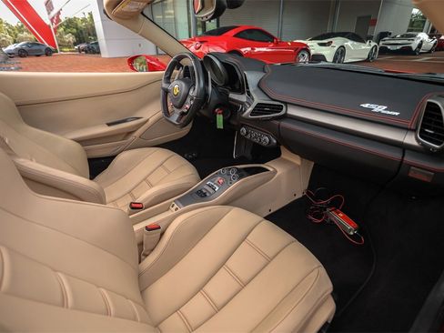 Certified 2013 Ferrari 458 Spider Base image 42