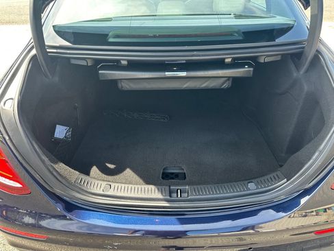 Used 2017 Mercedes-Benz E 300 4MATIC image 19