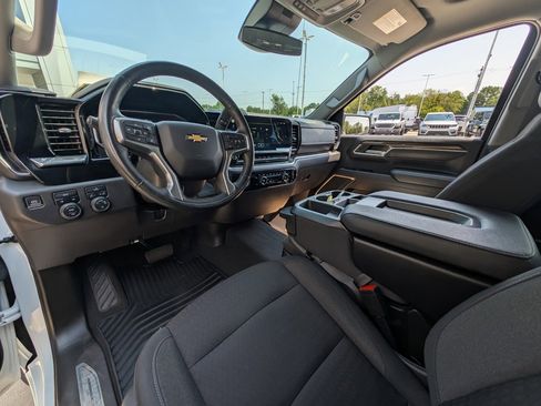 Used 2022 Chevrolet Silverado 1500 LT image 12