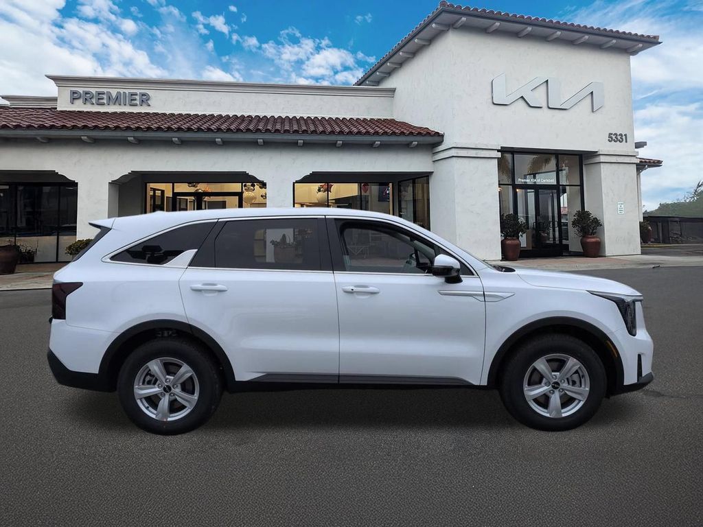New 2026 Kia Sorento LX FWD image 9