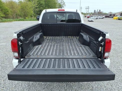 Used 2021 Toyota Tacoma SR RWD image 12
