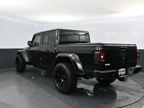 Used 2021 Jeep Gladiator Overland image 11