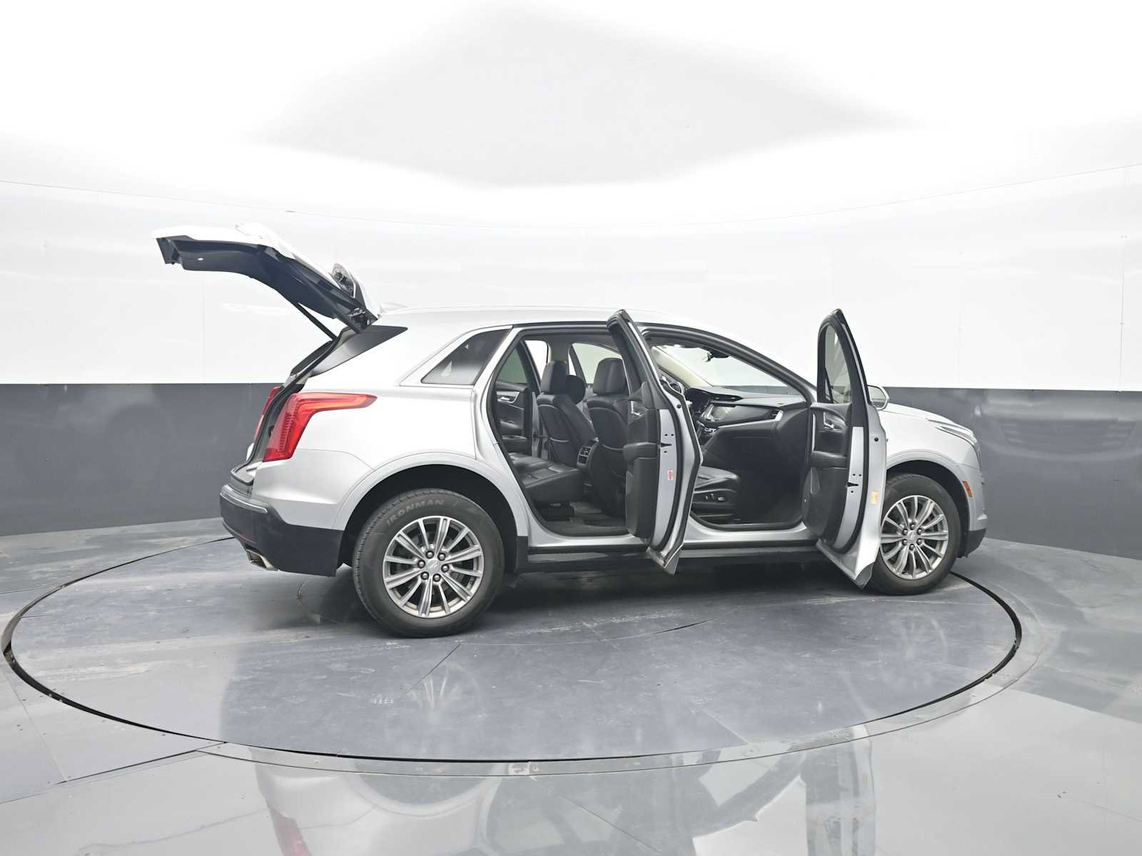 Used 2017 Cadillac XT5 Luxury w/ Driver Awareness Package AWD/4WD image 51