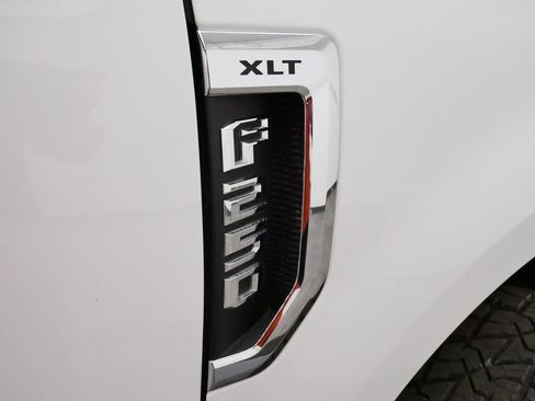 Used 2021 Ford F250 XLT w/ XLT Premium Package image 11