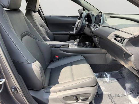 Certified 2026 Lexus UX 300h AWD w/ Accessory Package (2T) image 9