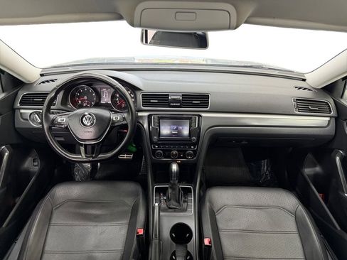 Used 2018 Volkswagen Passat 2.0T R-Line FWD image 12