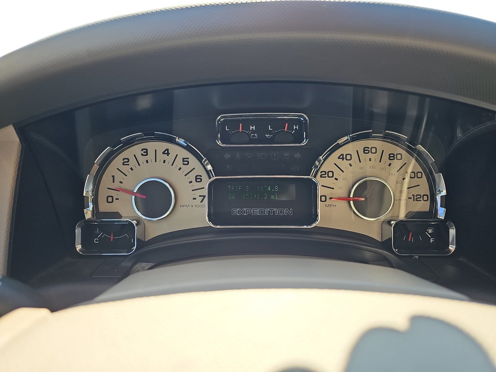 Used 2014 Ford Expedition Limited w/ Equipment Group 301A AWD/4WD image 16
