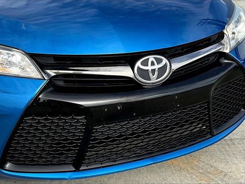 Used 2017 Toyota Camry SE image 28