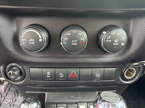 Used 2016 Jeep Wrangler Unlimited Rubicon w/ Connectivity Group image 56