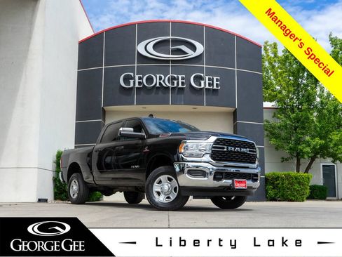 Used 2022 RAM 2500 Big Horn w/ Cold Weather Group AWD/4WD image 1