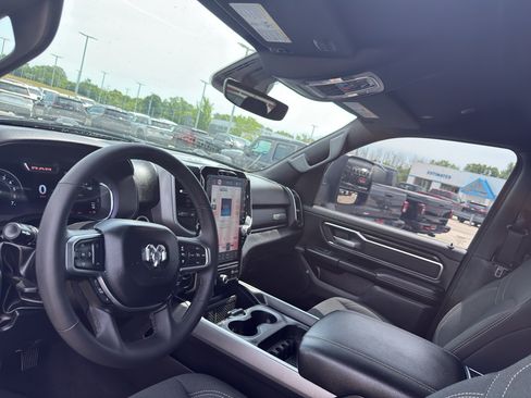 Used 2025 RAM 1500 Big Horn AWD/4WD image 27