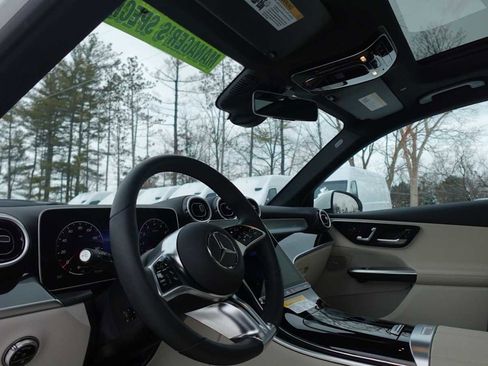 Used 2026 Mercedes-Benz GLC 300 4MATIC image 32