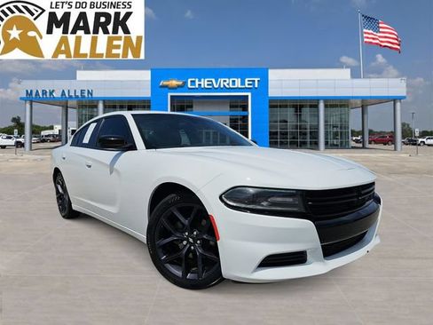Used 2019 Dodge Charger SXT w/ Blacktop Package RWD image 1