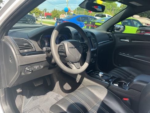 Used 2023 Chrysler 300 S image 12