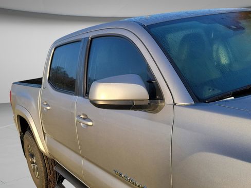 Used 2021 Toyota Tacoma SR5 image 10