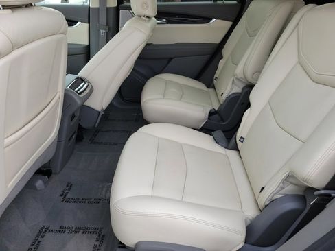 Used 2022 Cadillac XT6 Premium Luxury w/ Technology Package image 15