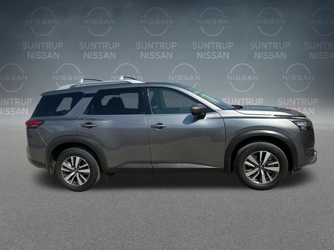 Used 2025 Nissan Pathfinder SL FWD image 38