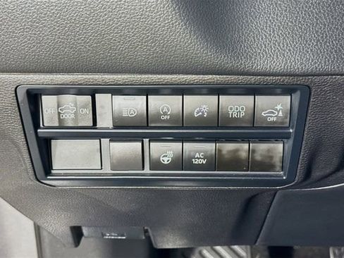 Used 2024 Toyota Tundra Limited AWD/4WD image 10