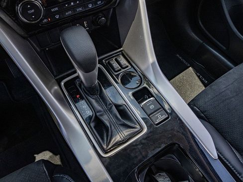 Used 2022 Mitsubishi Eclipse Cross SE FWD image 27