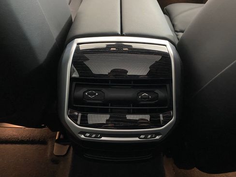 Certified 2024 BMW 740i xDrive image 30