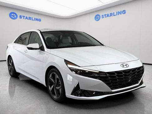 Used 2022 Hyundai Elantra Limited w/ Cargo Package FWD image 15