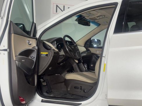 Used 2017 Hyundai Santa Fe Sport image 11