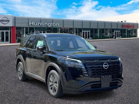 New 2026 Nissan Pathfinder SV w/ SV Premium Package AWD/4WD image 2