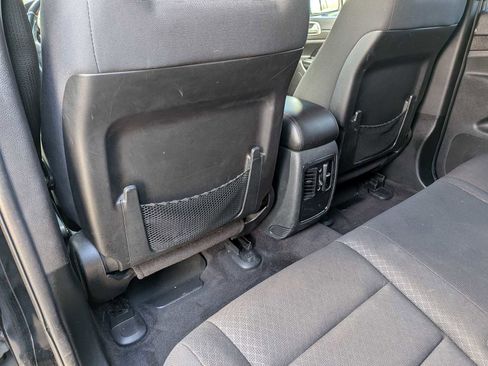 Used 2018 Jeep Grand Cherokee Laredo AWD/4WD image 15