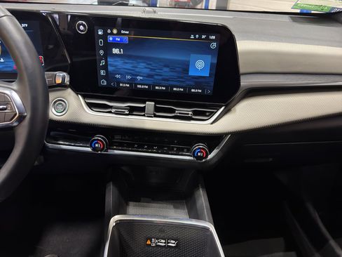 Used 2025 Chevrolet Equinox LT w/ Convenience Package II image 29