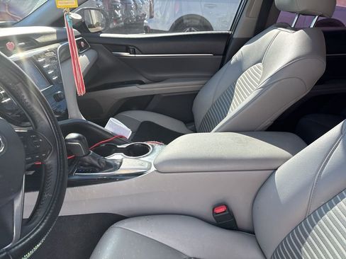 Used 2018 Toyota Camry L image 49