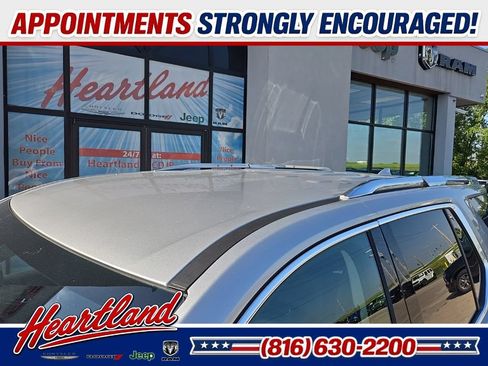 Used 2021 Chevrolet Traverse Premier AWD/4WD image 19