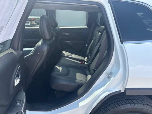 Used 2021 Jeep Cherokee Limited w/ Elite Package AWD/4WD image 17