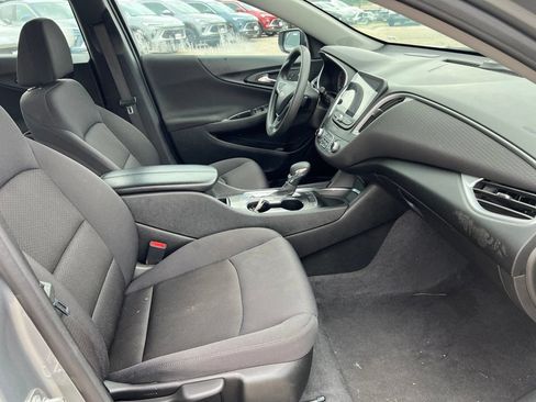 Used 2023 Chevrolet Malibu LT FWD image 32