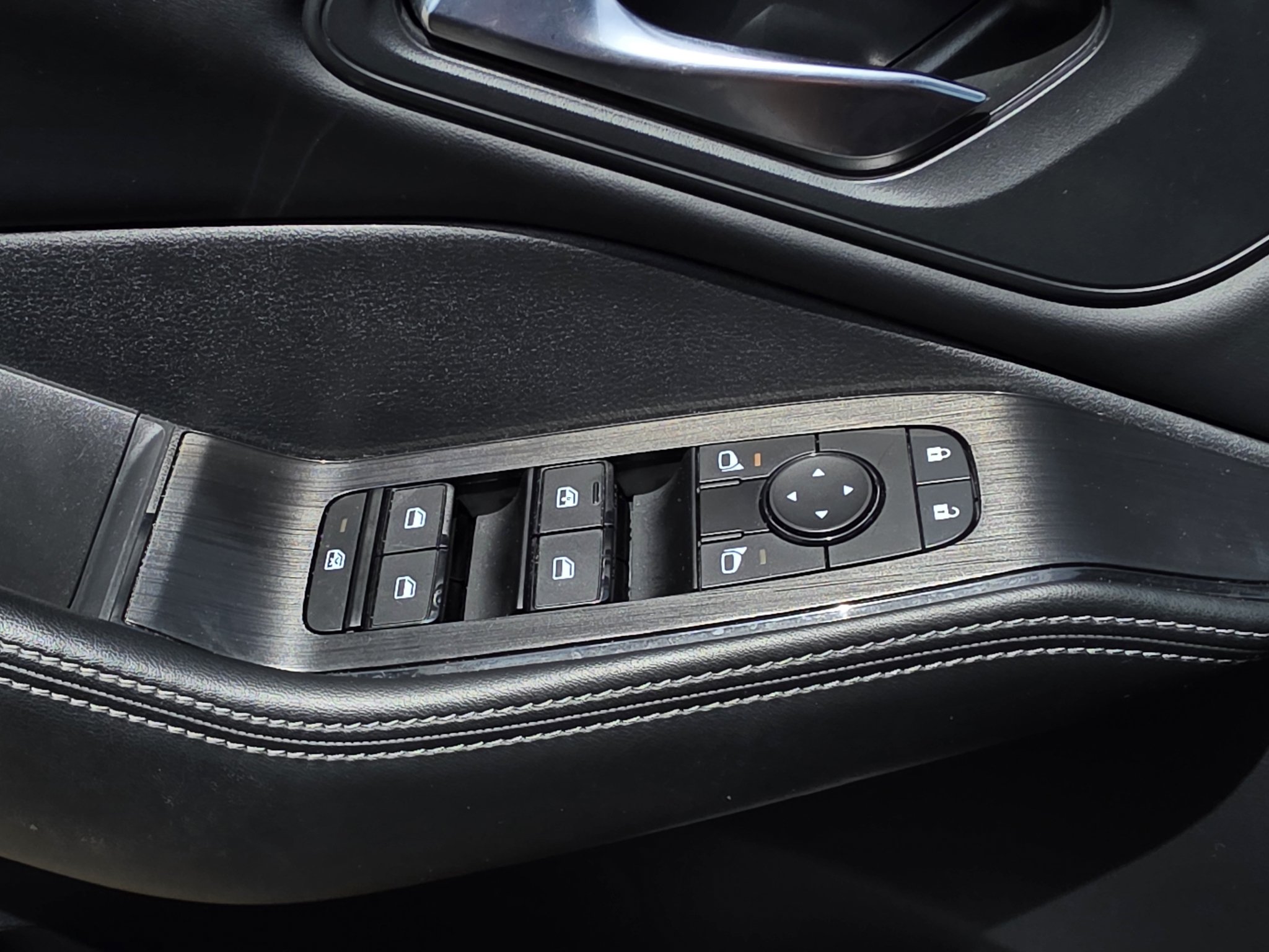 Used 2023 Nissan Rogue SV w/ SV Premium B Package AWD/4WD image 25