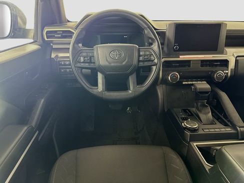 Certified 2025 Toyota Tacoma SR5 AWD/4WD image 21