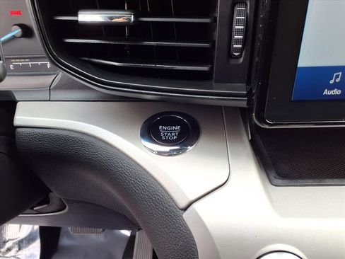 Used 2023 Ford Explorer XLT image 18