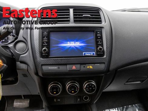 Used 2025 Mitsubishi Outlander Sport LE AWD/4WD image 12
