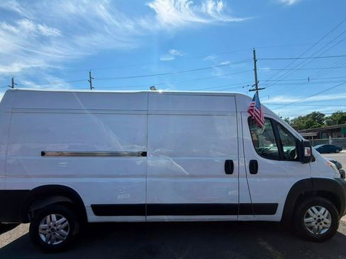 Used 2019 RAM ProMaster 2500 w/ Interior Convenience Group FWD image 2