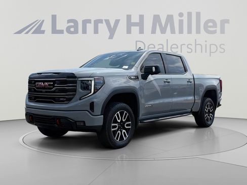 Used 2025 GMC Sierra 1500 AT4 w/ AT4 Premium Package AWD/4WD image 2