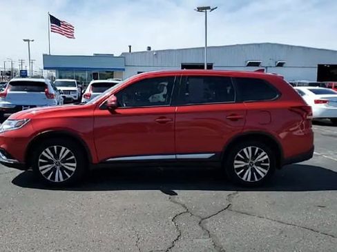 Used 2019 Mitsubishi Outlander SE FWD image 5